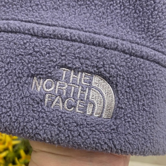 The North Face Men's Dark Gray Fleece Hat - Picture 4 of 6